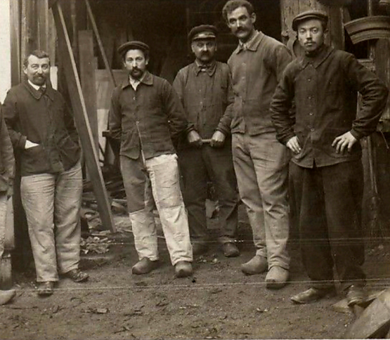 Veston Coltin: Meer dan een Werkjas, een Stuk Geschiedenis